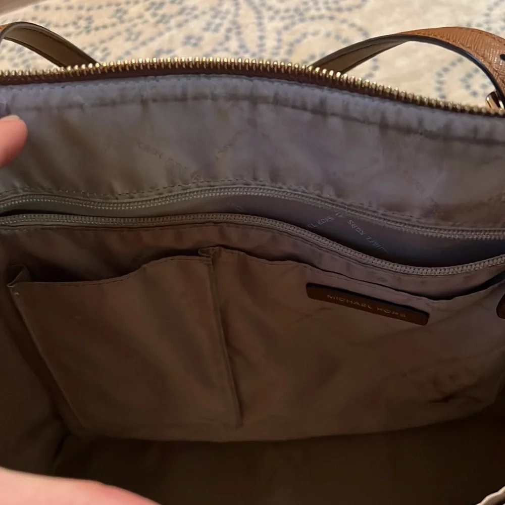 *SOLD*Brown Michael Kors Purse - Picture 5 of 7